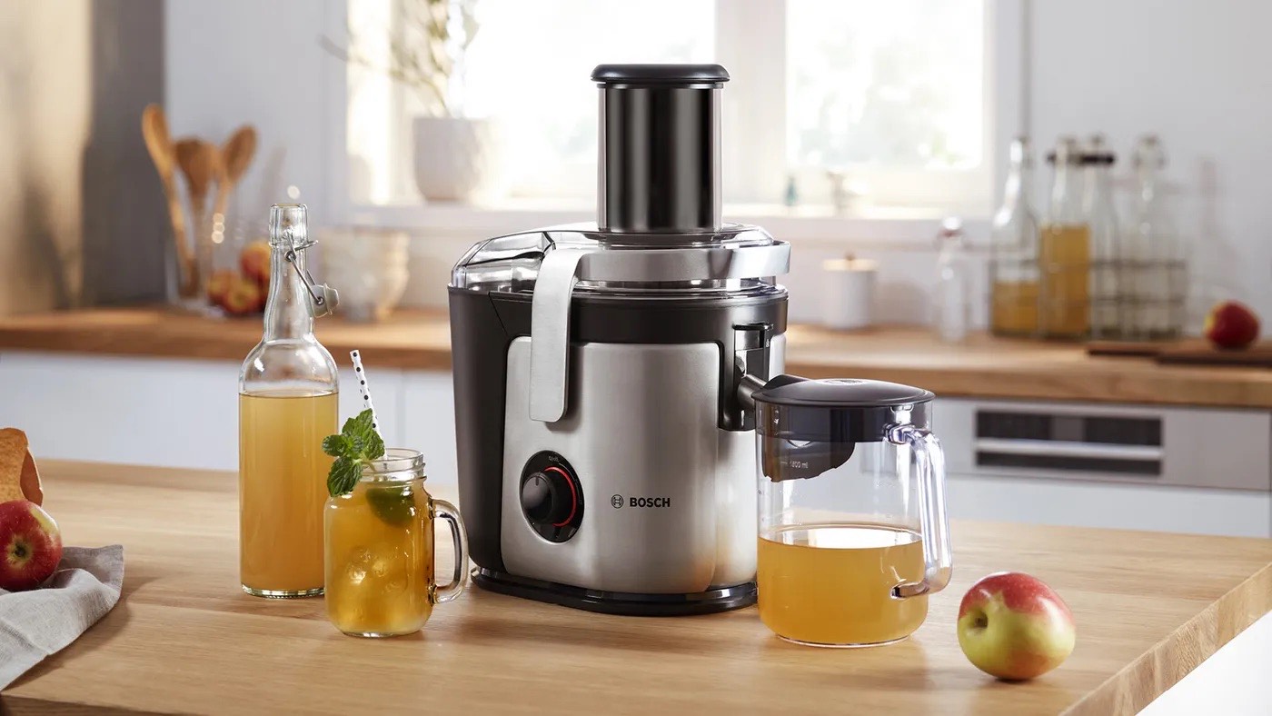 Centrifugal juicer VitaJuice 4 1000 W Silver, Black