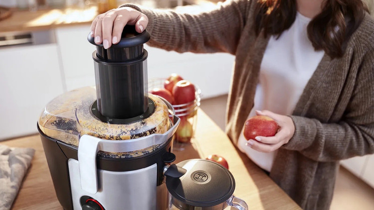 Centrifugal juicer VitaJuice 4 1000 W Silver, Black