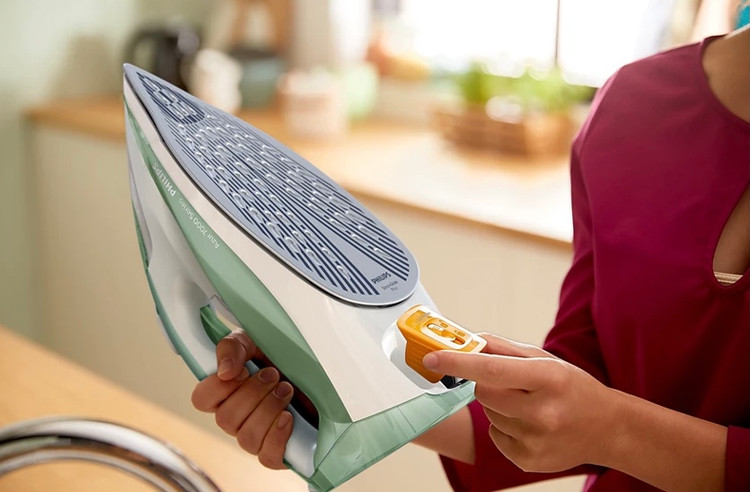 اتو بخار فیلیپس مدل DST7012