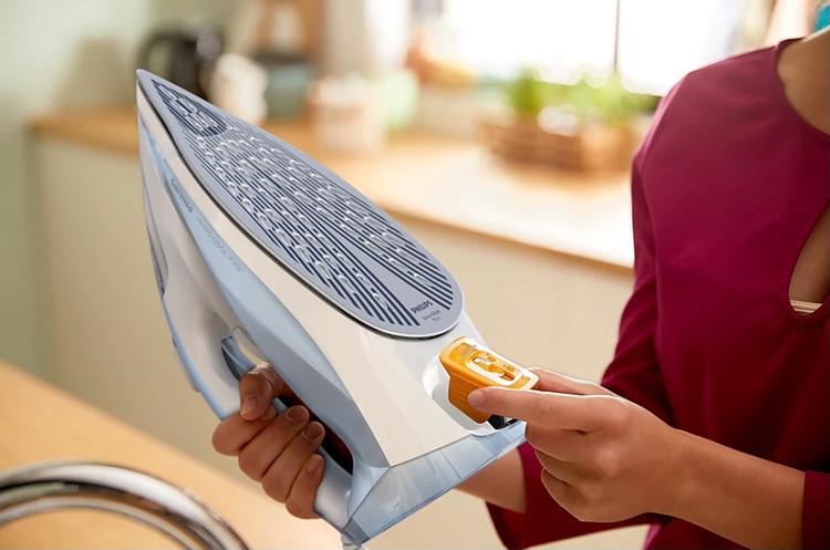 اتو بخار فیلیپس مدل DST7011