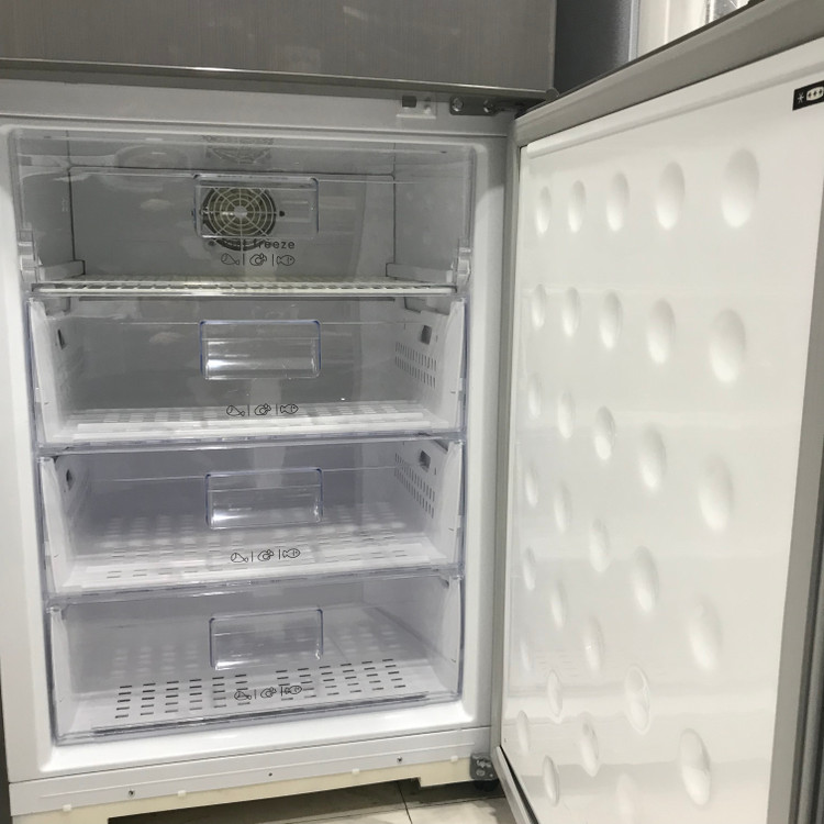 یخچال فریزر پایین اسنوا سری فیت 24 فوت مدل SN4-2024TI